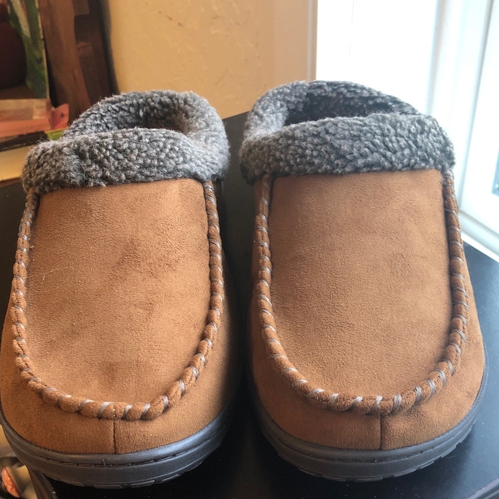 Dearfoams brown fleece lined suede slippers size L